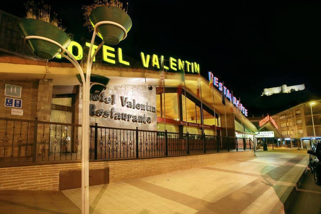 Hotel Valentin Aguilar de Campóo エクステリア 写真